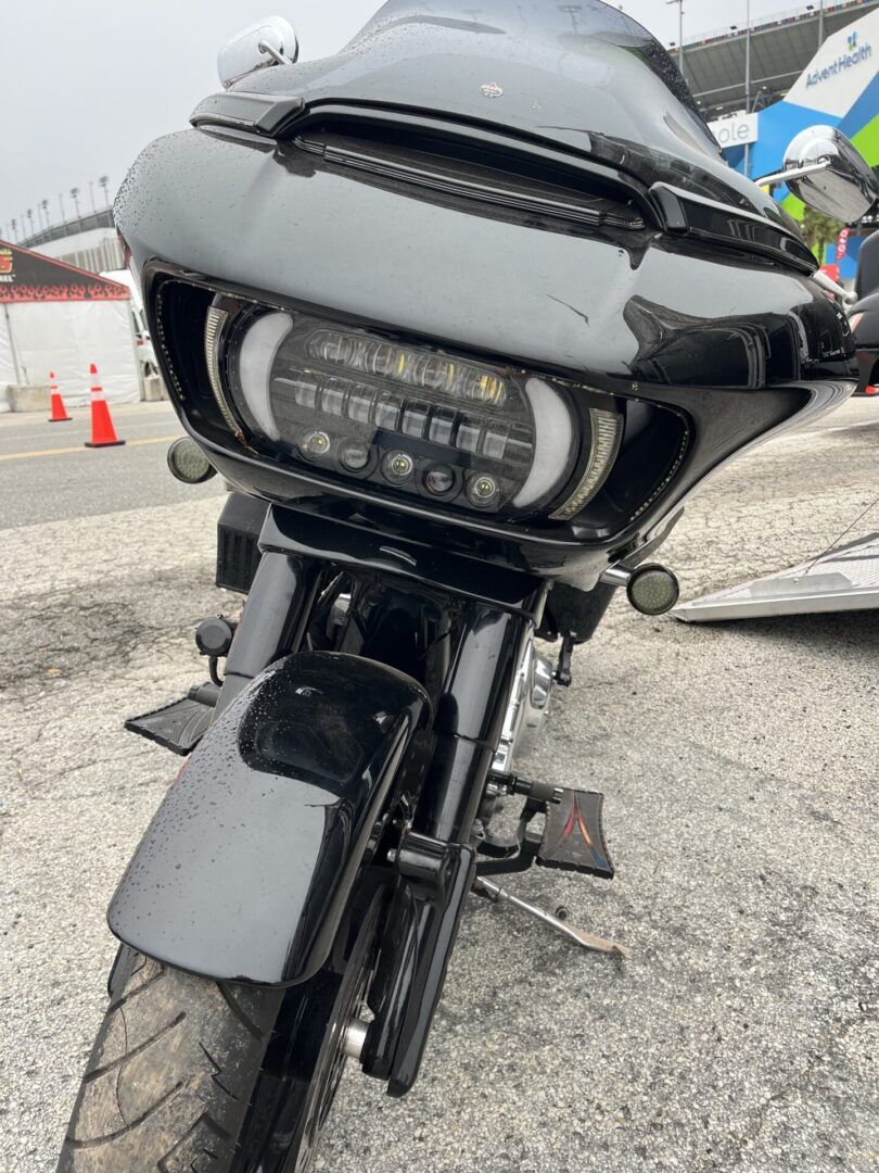 2015 & up Road Glide Headlight with Turn Signals - Image 4