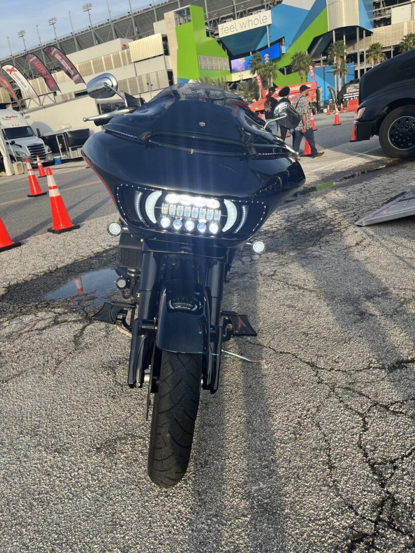 2015 & up Road Glide Headlight with Turn Signals - Image 2